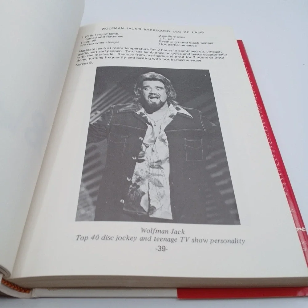 Habilitat's Celebrity Cookbook MINT 1978 Cher Burt Reynolds Burnett NOS rare